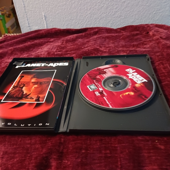Limited Edition planet of the Apes DVD Set - Picture 6 of 6